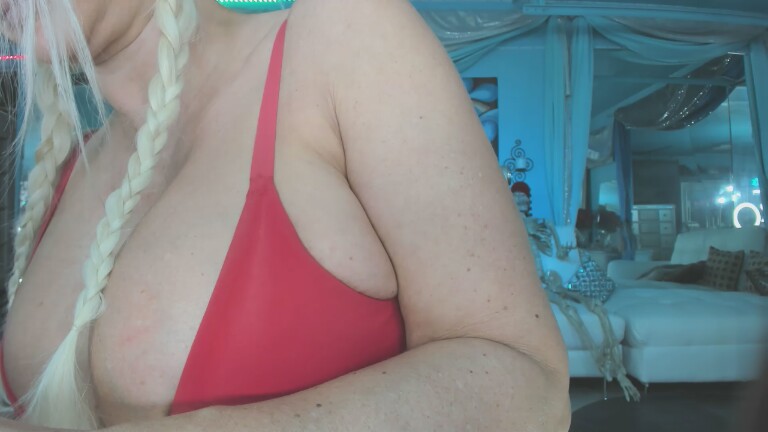 ADRIANNA777's Streamate show and profile