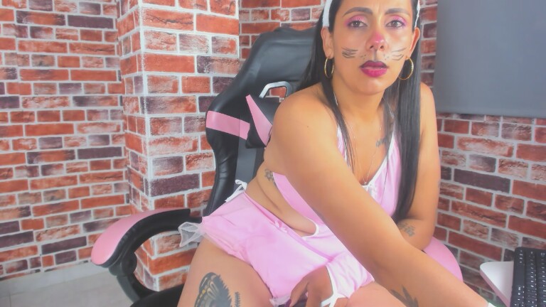 Nyra_Rose's Streamate show and profile