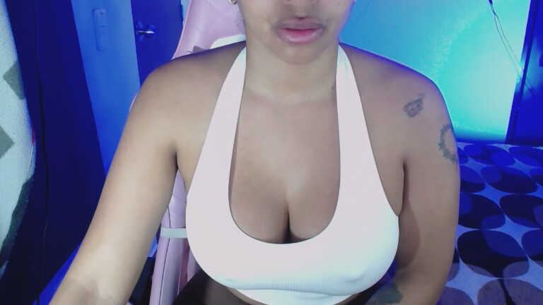 LATINA_BIG_CLITXXX's Streamate show and profile