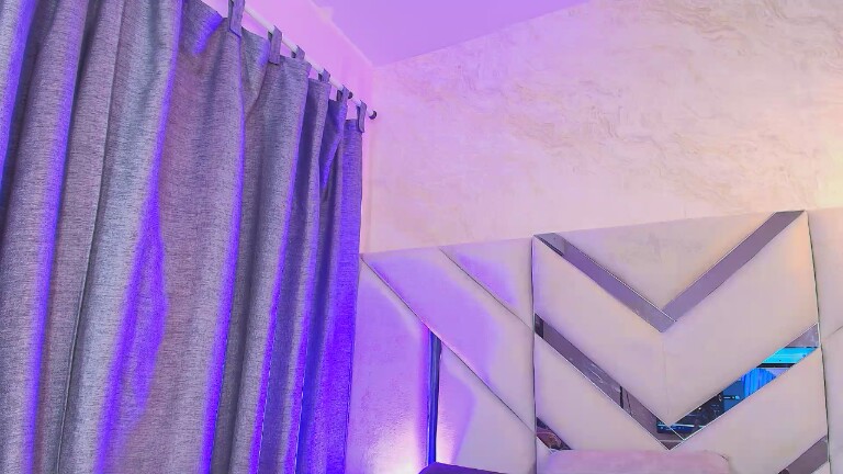 Luna_Blyss's Streamate show and profile