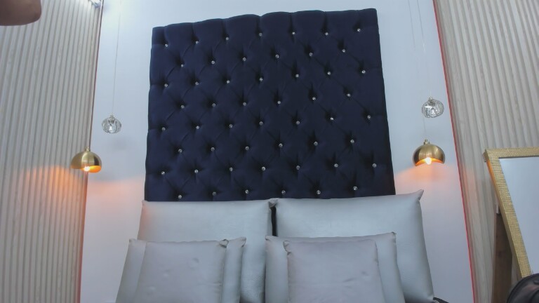 SophieLanne's Streamate show and profile