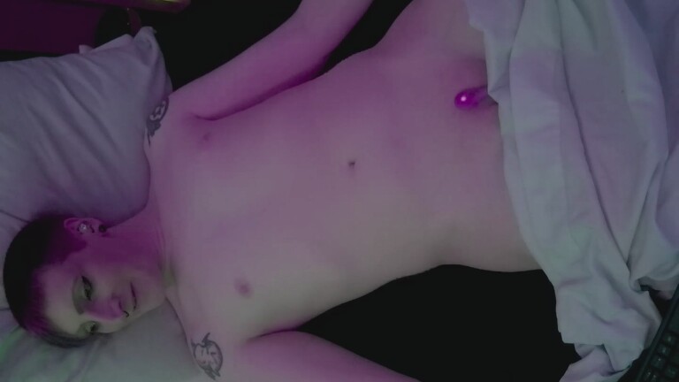 Moonless's Streamate show and profile