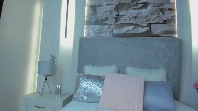 Violeta_Maddox's Streamate show and profile