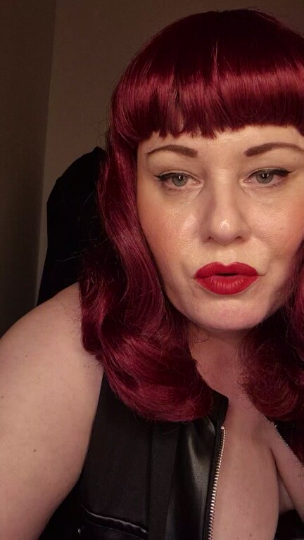 TheDevineMissDeviant's Streamate show and profile