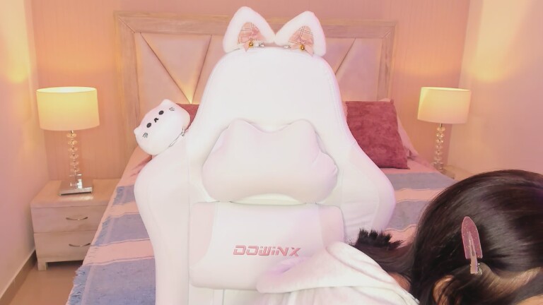 SophiaColinns's Streamate show and profile