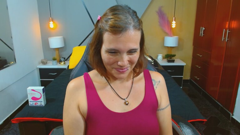 ConieMoss's Streamate show and profile